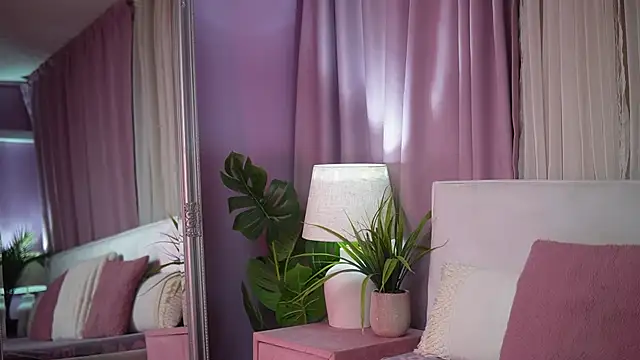 AmeliaBarbie online show from July 8, 6:32 pm
