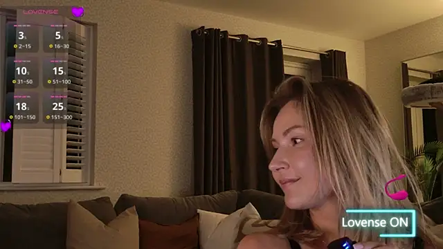 WhereisAlice online show from March 28, 1:49 am