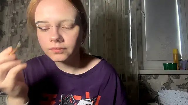 KrystenHoye online show from March 31, 7:30 am