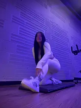 Cami olarte online show from April 6, 1:45 pm