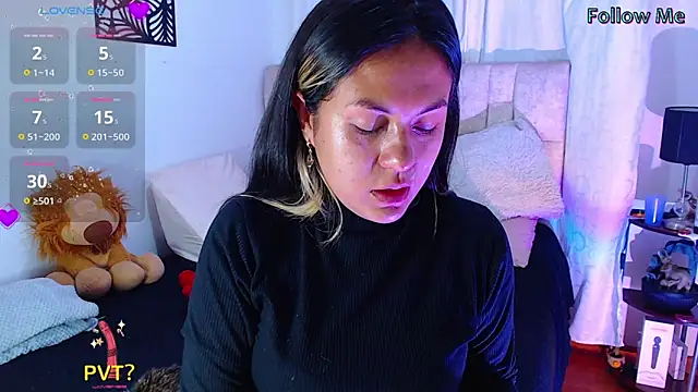 CharlottLee online show from May 20, 12:18 am