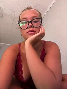 MissAuroraX online show from July 17, 12:20 pm