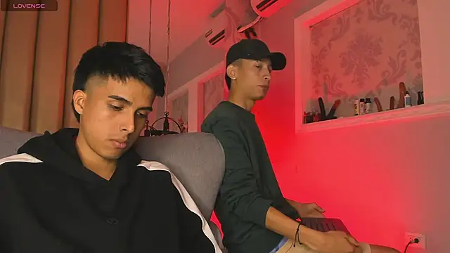 MaicolSmiith  online show from April 8, 1:19 am