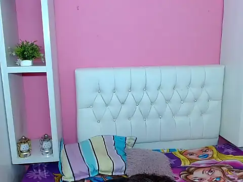 23alana online show from May 26, 3:28 am