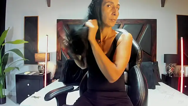 SamanttaLopez online show from April 21, 1:07 pm