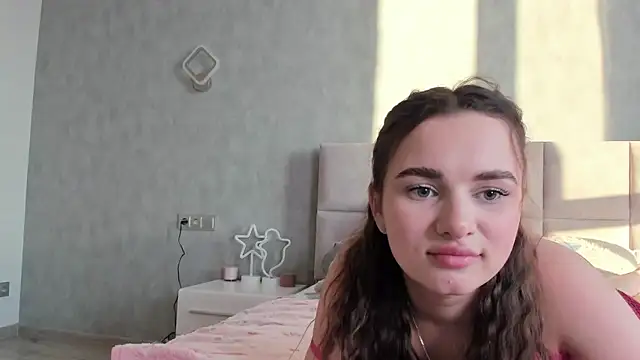 AlinaLuxxx online show from April 4, 3:55 pm