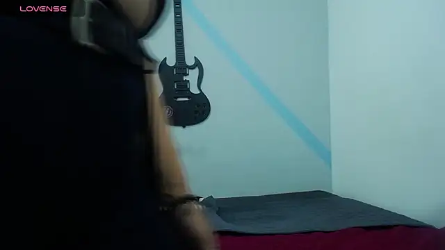 Luna  white online show from March 31, 4:40 pm