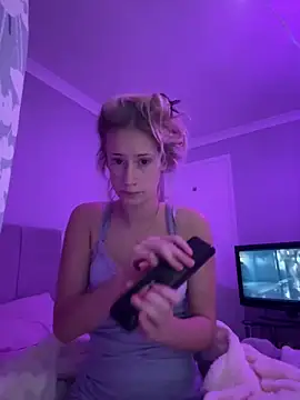 Goldenfairy online show from April 15, 9:04 pm