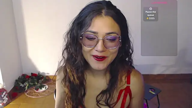 FreyaRouge online show from June 14, 5:02 pm