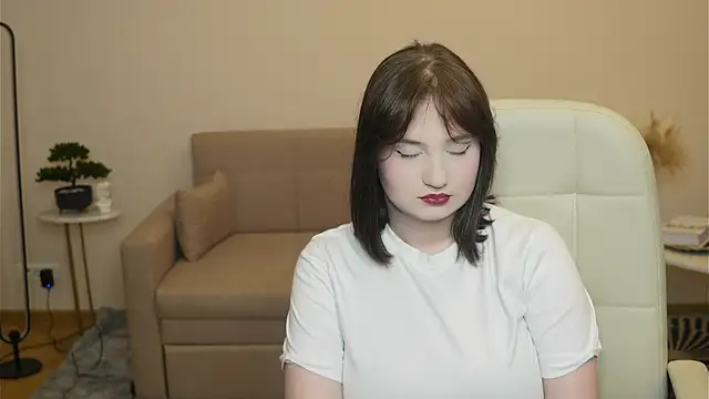 AshleyKysar online show from April 1, 1:41 pm