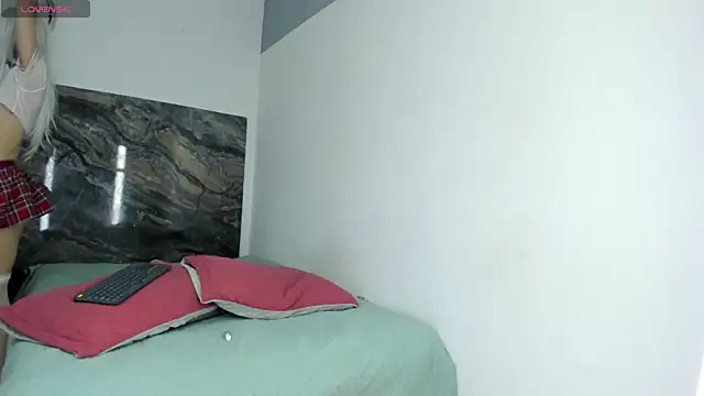 Aria skye online show from July 16, 8:24 pm