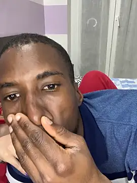 INTRUDERS20 online show from April 5, 7:02 pm