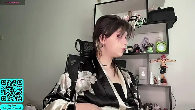 MadalynNosel online show from July 4, 7:04 am