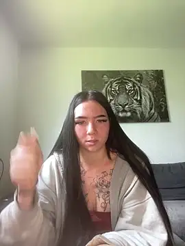 zoeelinks online show from April 16, 10:15 am