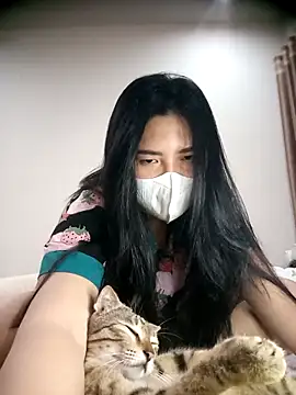 Alicee 001 online show from April 13, 4:30 pm