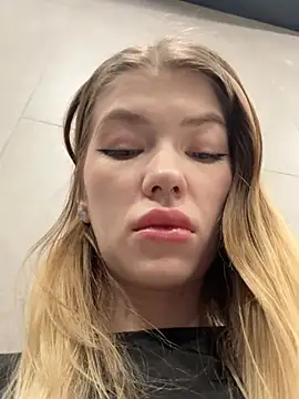 Cute Mia69 online show from April 9, 4:23 pm