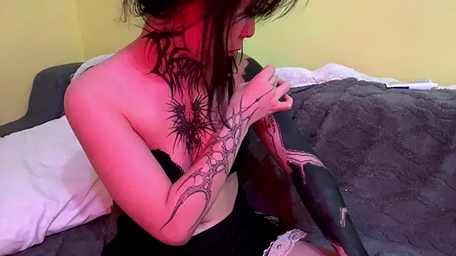 Juliou  online show from April 22, 9:56 pm