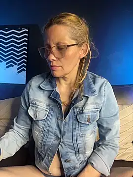 EvangelineLove  online show from May 22, 8:29 pm