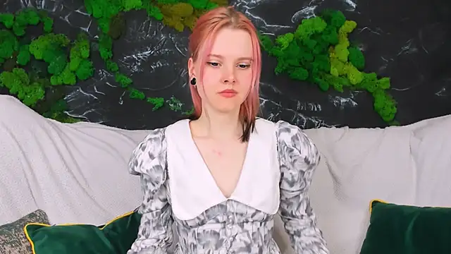 Lina Veyra online show from April 7, 12:51 pm