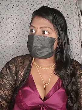 Romantic Woman online show from June 15, 7:03 pm