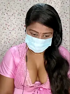 Romantic Woman online show from May 2, 6:33 pm