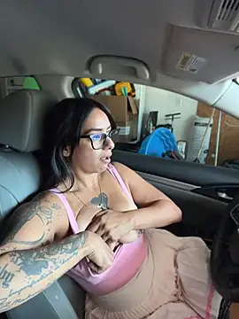 Controllercutie online show from May 11, 2:41 pm