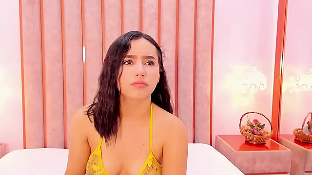 Zoe Monrow online show from June 28, 12:45 pm