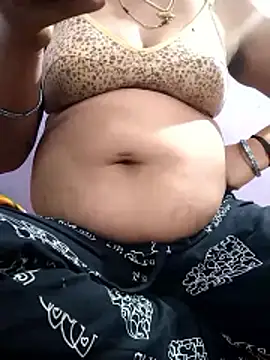 Reshmi54 online show from April 7, 4:31 pm