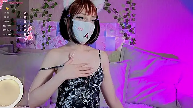 LunaNyanmi online show from April 23, 12:29 pm