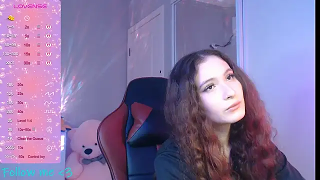 solitudebby online show from April 13, 8:20 pm