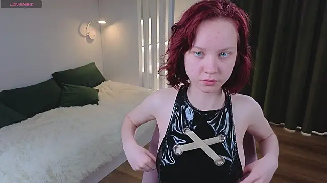 MaisieWillians online show from April 24, 3:26 pm