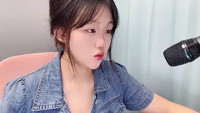 Lilababy00 online show from April 20, 2:25 am