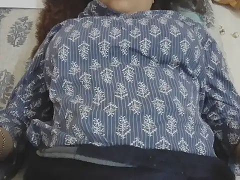 honey bunnix online show from April 17, 9:44 am