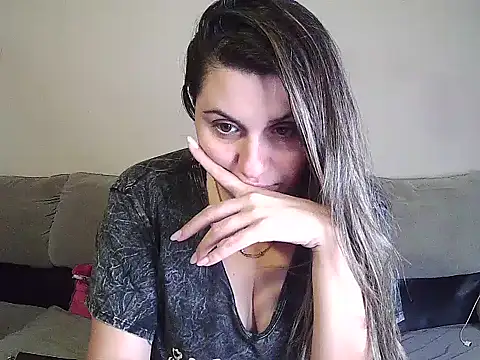 SoyMaraLuxe online show from April 14, 4:01 am