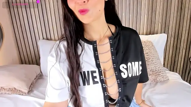 NicolSantos online show from April 15, 11:55 am