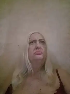 Julia20X online show from July 7, 3:04 pm