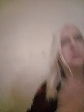 Julia20X online show from May 25, 5:56 pm