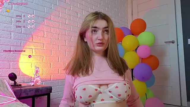 sweetandcuteee online show from June 4, 10:42 am