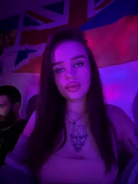 lisaandkokos online show from April 8, 6:10 pm