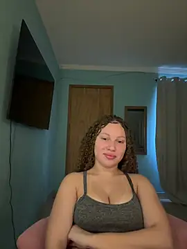 sophiiahot online show from May 7, 1:26 pm