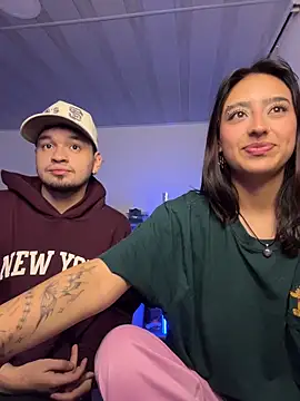 hotlatinocouple   online show from April 17, 6:48 am