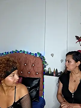 eimy rosse25 online show from May 25, 7:57 pm