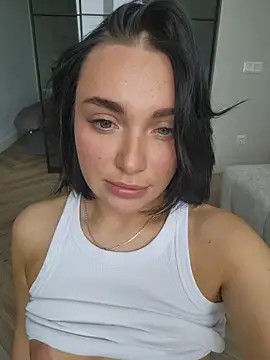 LucyHotty  online show from April 15, 10:27 am