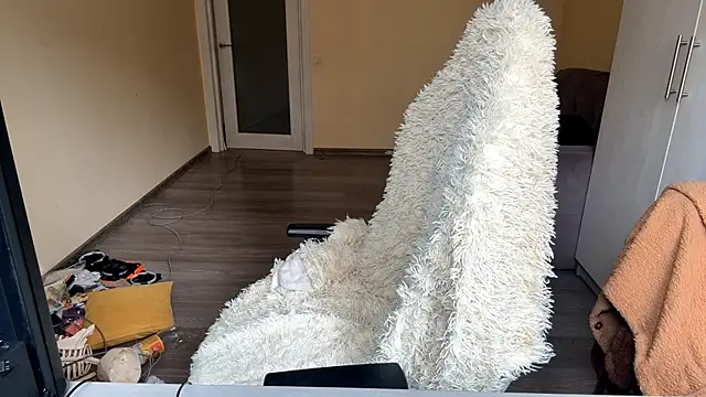 LueIvins online show from April 13, 8:26 am