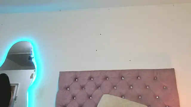 laurenlaine online show from July 14, 8:46 pm