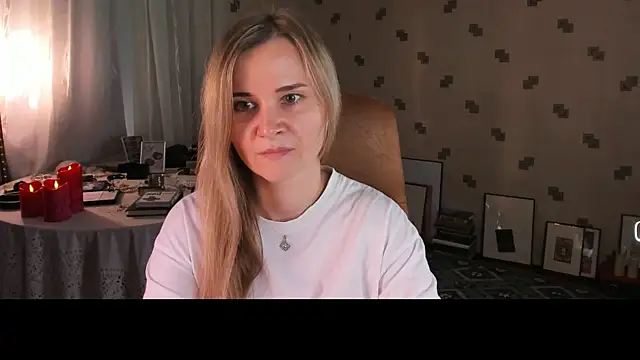 MiaSparkes online show from June 12, 10:45 am