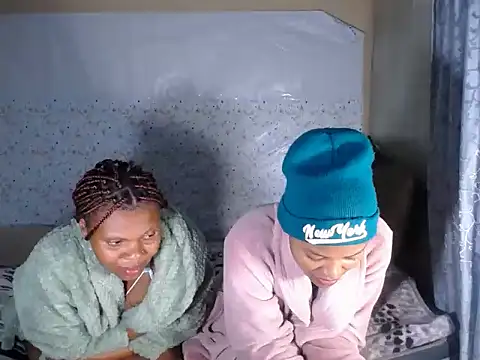 TyraTrixie online show from May 8, 3:37 pm