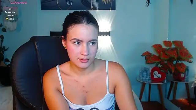 rosaleia  online show from July 4, 4:41 am