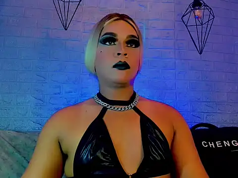 CristalGill  online show from June 18, 7:30 pm