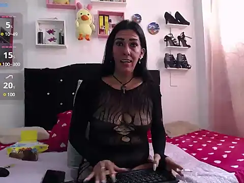 La-gata- online show from April 12, 6:22 pm